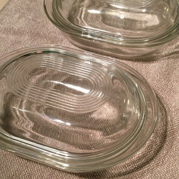 Set Of Two Pyrex Baking Dishes W/ Lids 602-B/C - Picture 1 of 11
